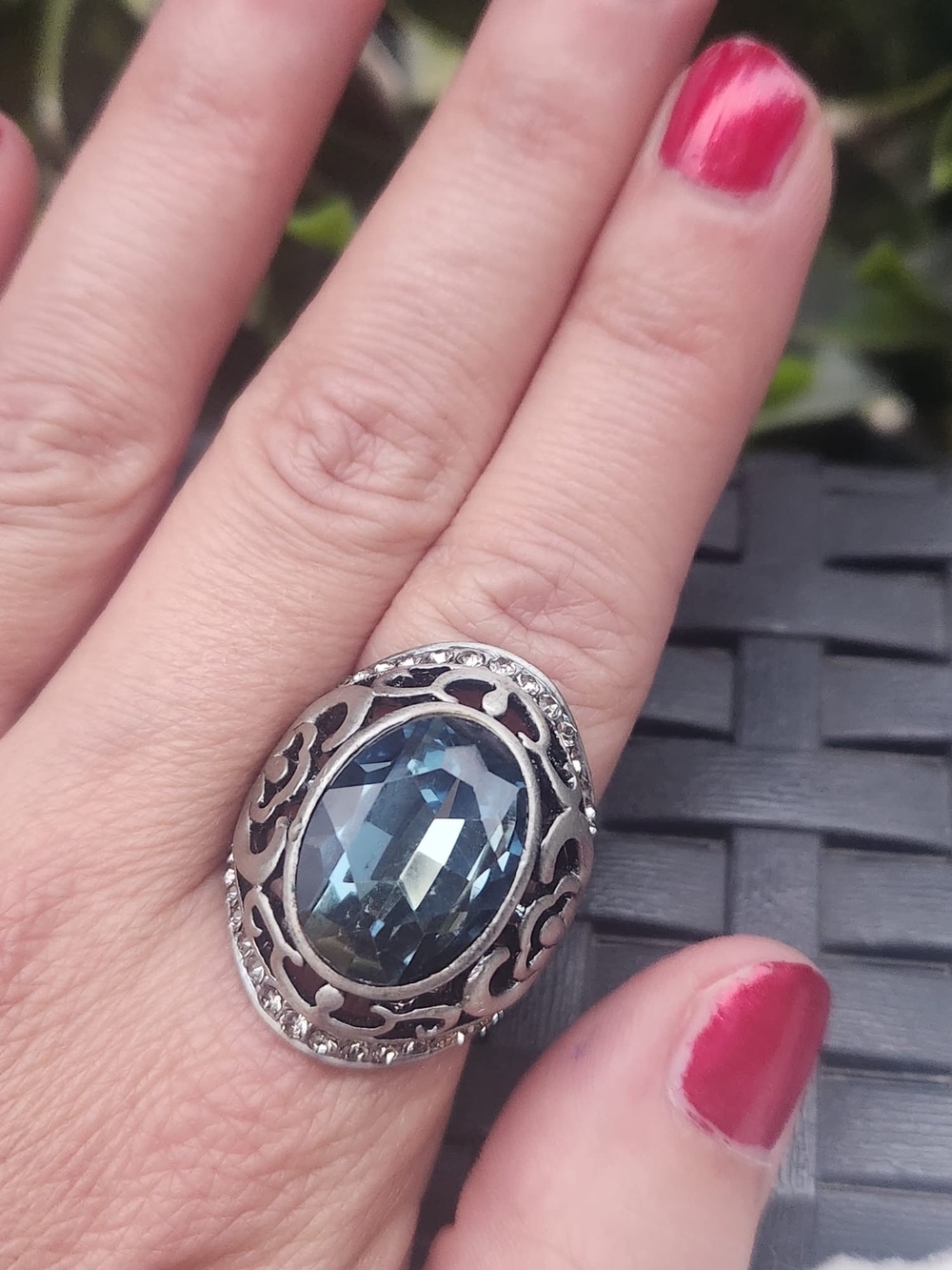 Vintage-Inspired Blue Oval Crystal Statement Ring
